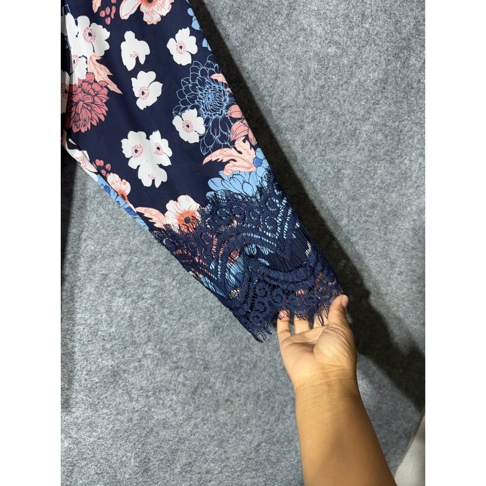 Chicos Navy Blue Floral Lace Hem Blouse Long Bell Sleeve Womens Size 4 XXL - Picture 4 of 8